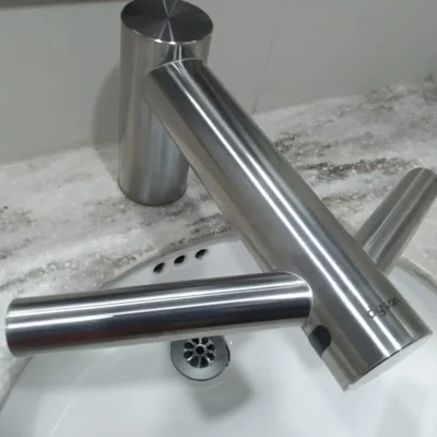 sink handle cleaning